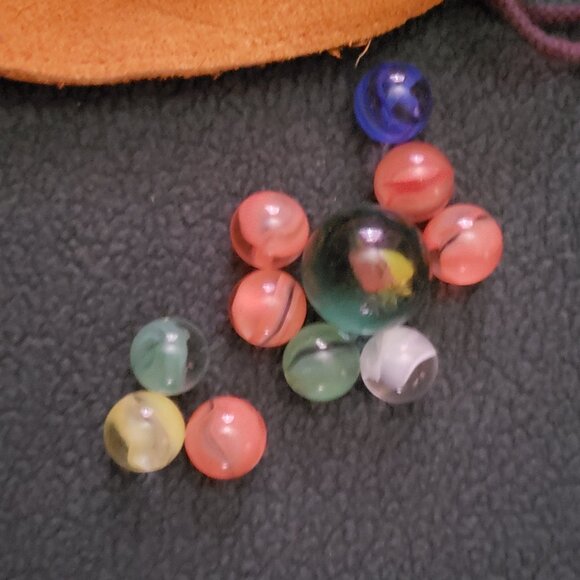 Marble Pouch w/ 10 marbles & 1 boulder Plus Bag Of 50 Cat's Eye Marbles - Picture 4 of 5